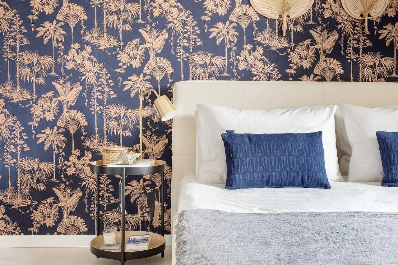 Golden Navy Design Apartment In Porta Venezia Milan