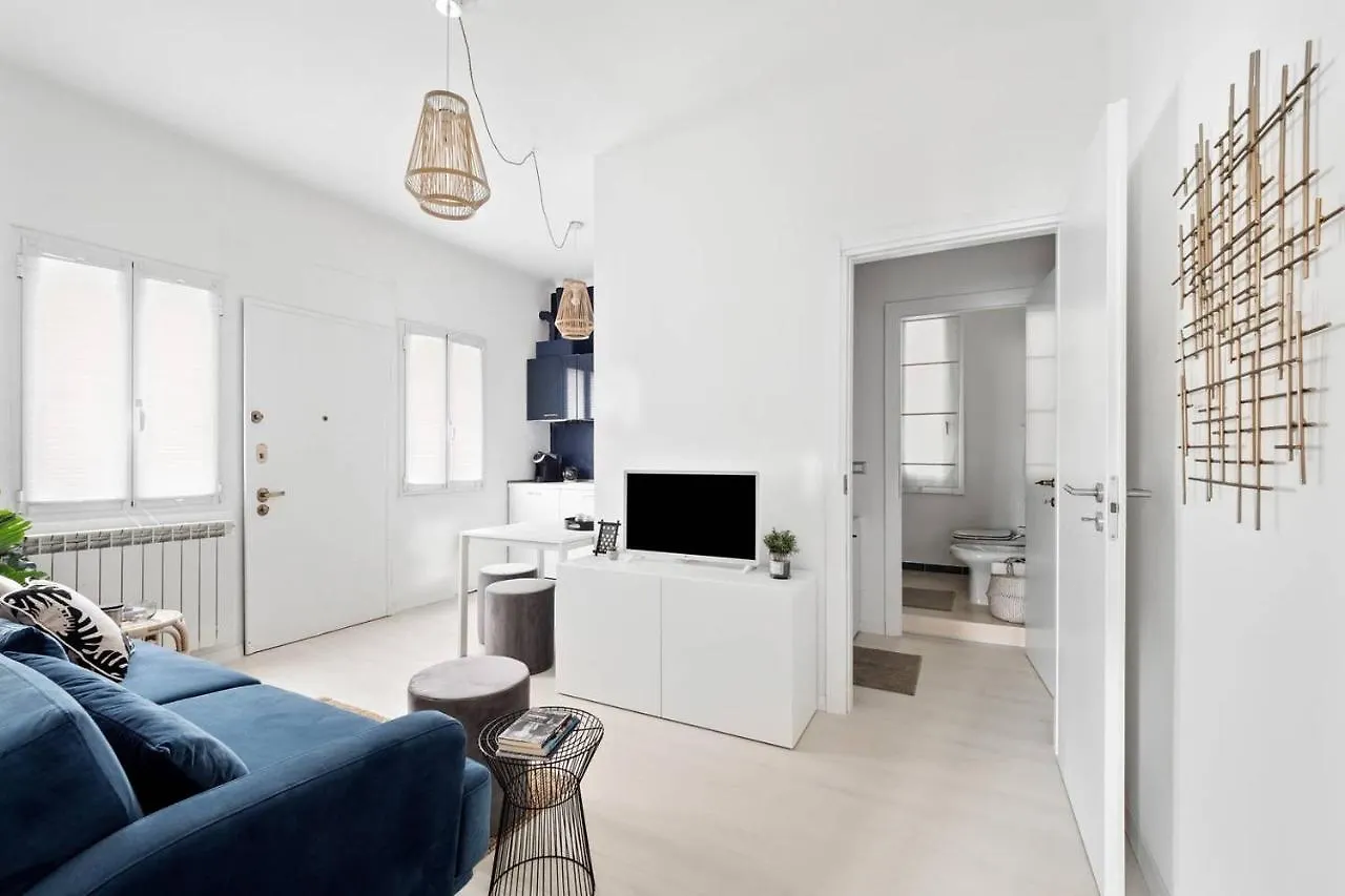 Golden Navy Design Apartment In Porta Venezia 밀라노